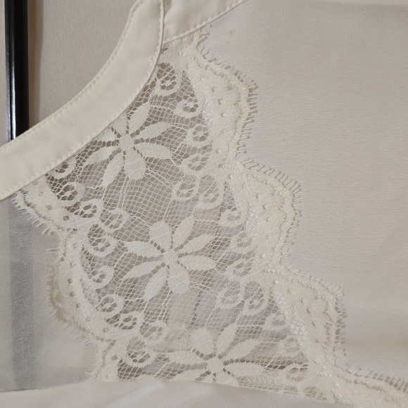 America Eagle White Flowy Top XS 3/4 Sleeve - Picture 2 of 4